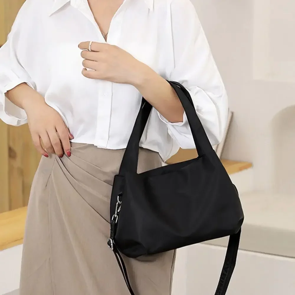 Geräumige Tragetasche aus Nylon |   Wasserbeständiges, federleichtes, festes Farbton |   Trendiger, lässiger Stil für Damen zum Tragen von Schultern und Achseln