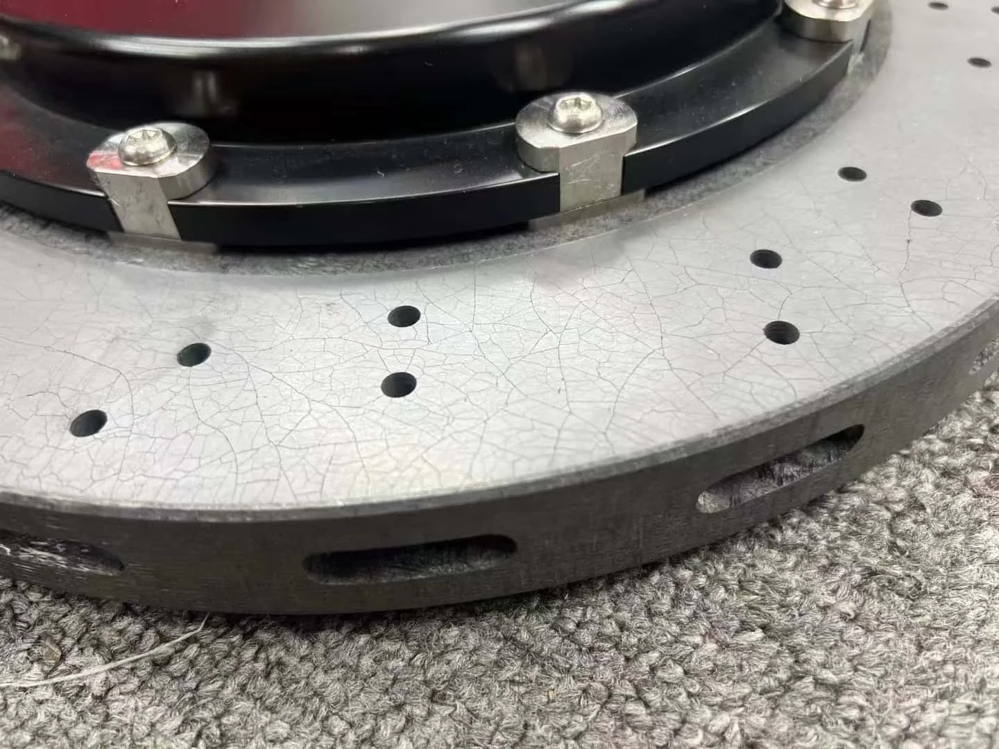 High performance carbon ceramic brake discs can be customized in any size for Mercedes-Benz Audi Bentley Rolls-Royce Lamborghini