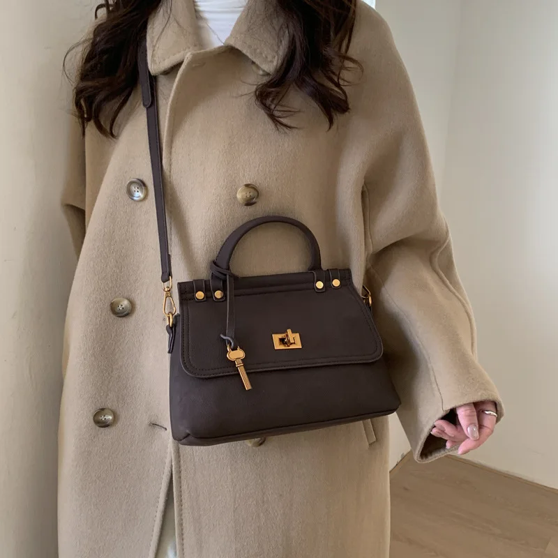 

Винтажная женская большая сумка 2025 года, многосторонняя сумка через плечо из натуральной кожи, рабочая сумка в стиле ретро для ежедневных поездок и повседневных поездок на работу