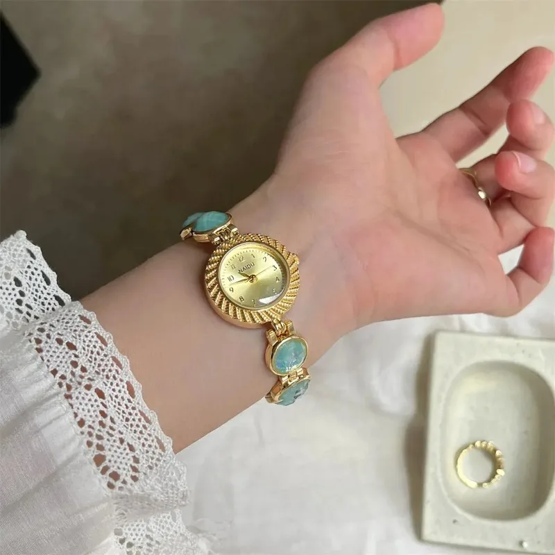 Piccolo orologio al quarzo da donna ovale in pietra naturale Orologi al quarzo in oro di alta qualità Orologi da polso a catena di lusso da donna Regali