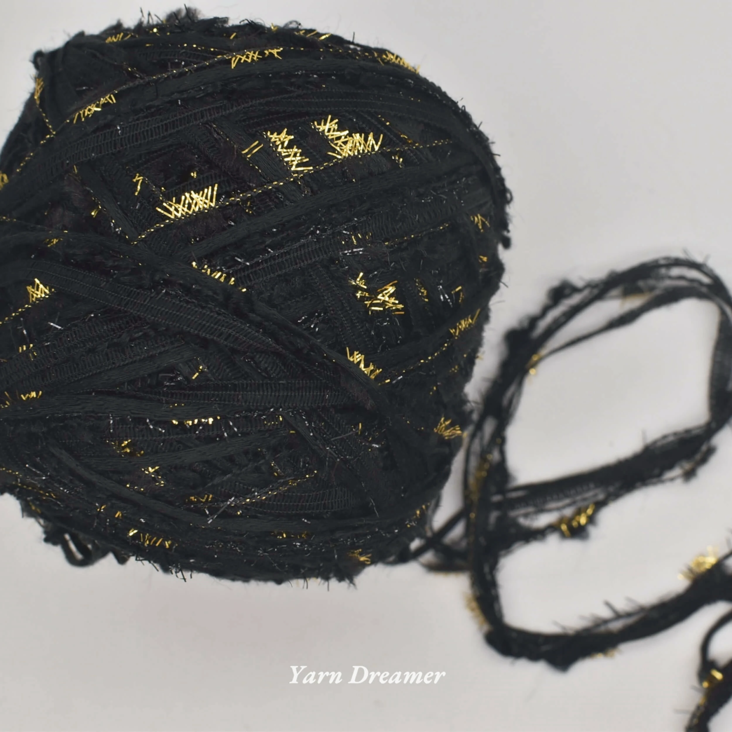 Gold Glitter Yarn for Crochet Wool Silver Sequin Yarn 100g Puffy Yarn Crochet Thread Black Bag Yarns for Knitting and Crochet