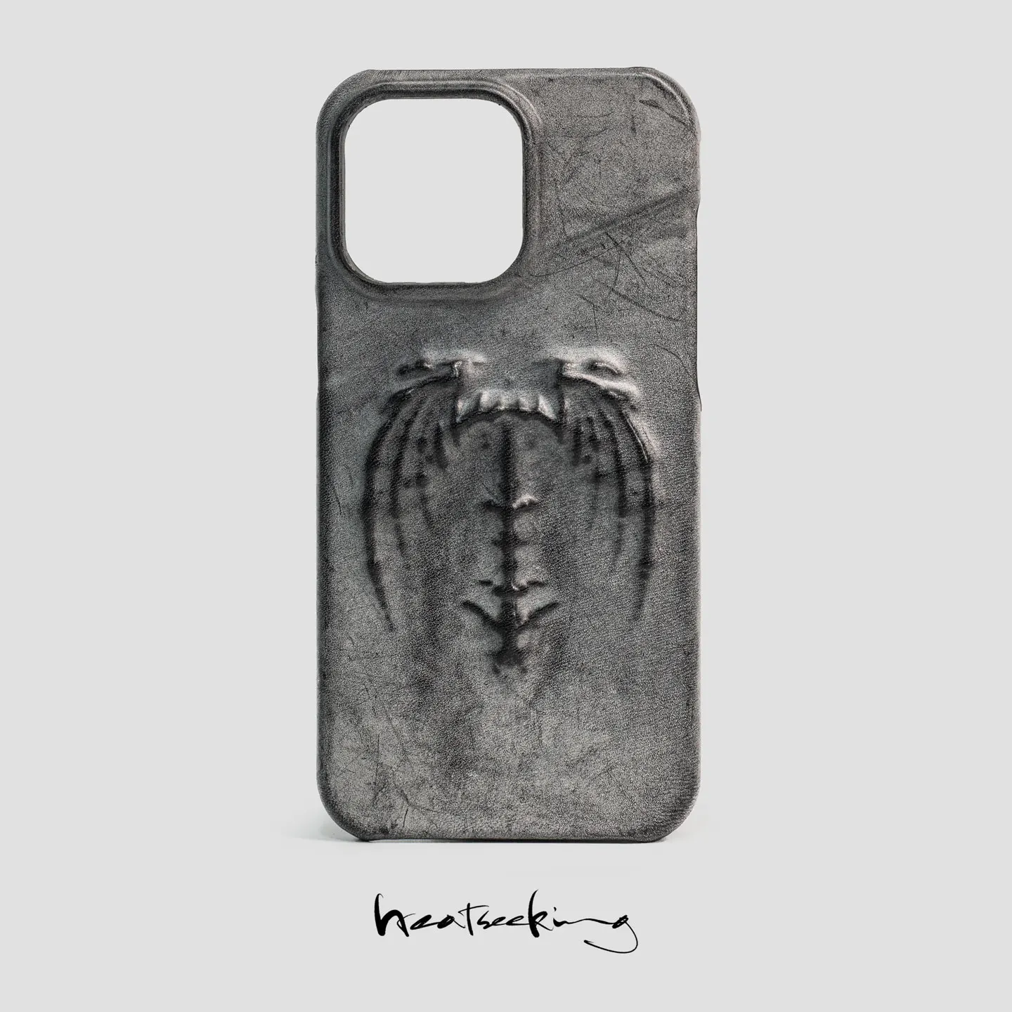 

Retro Gothic Vampire Bat Wing Relief Dark Style Mobile Phone Case Creative Suitable for Apple Iphone16 Punk Accessories Mobile Phone Protective Cover 15Promax14Pro Art Style