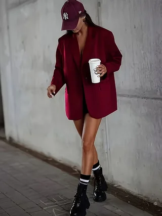 

Женский бордовый пиджак - элегантная и свободная модель, машинная стирка, однотонный, с длинными рукавами, подходит для офиса и отдыха.