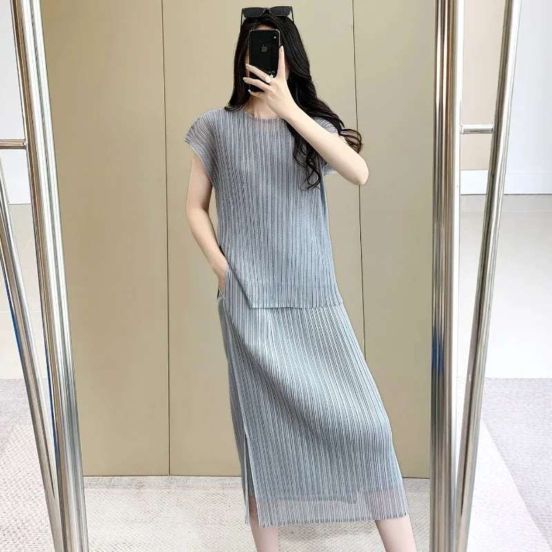  Pleated T-Shirt 2026 Summer Double-Layer Mesh Short-Sleeve Top Women's Stretch Skirt Simple Elegant Draped Commuter Set image 2
