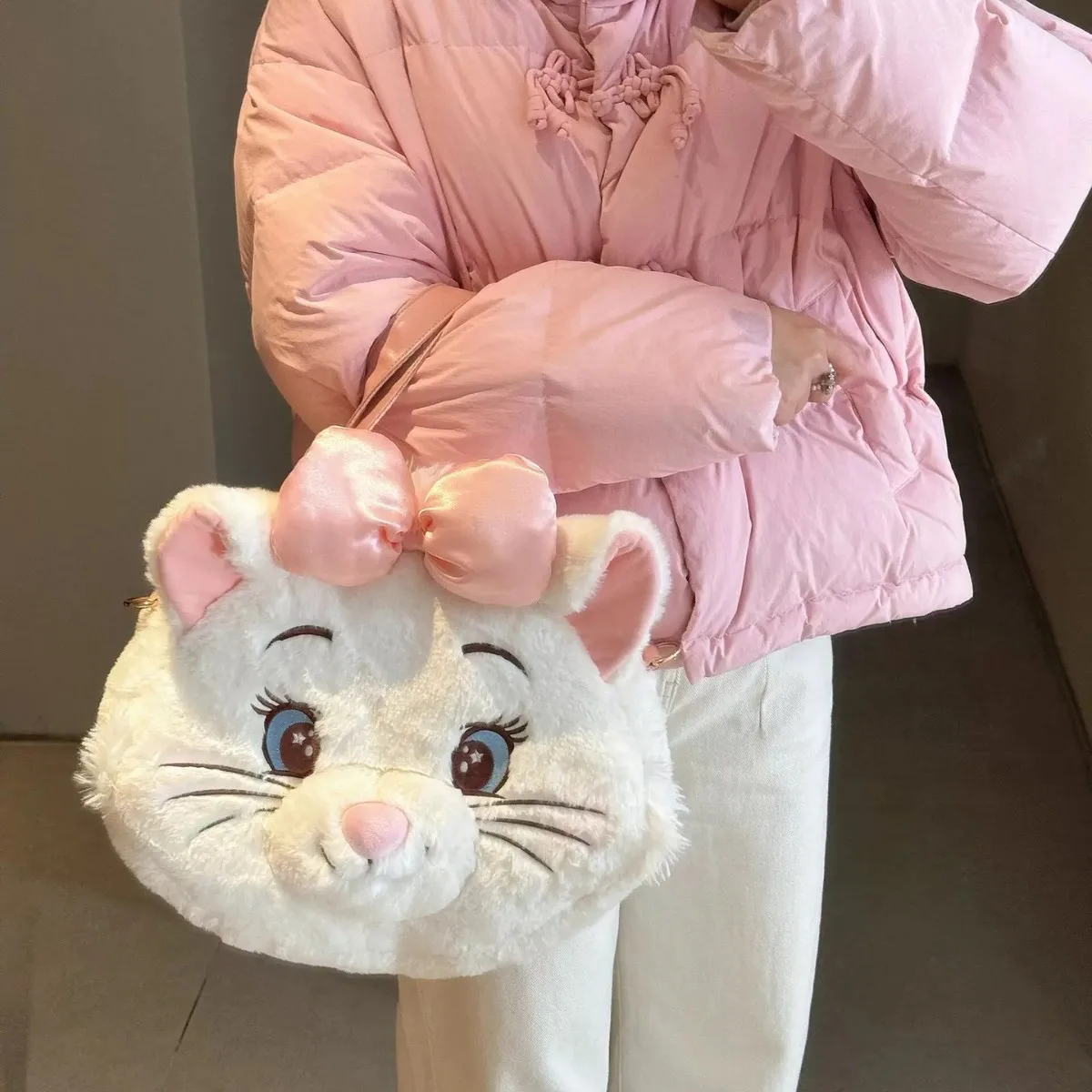 

Плюшевый рюкзак Marie Cat 2025 года, милый кошелек на плечо в стиле аниме, очаровательная нечеткая ручная сумка для девочек