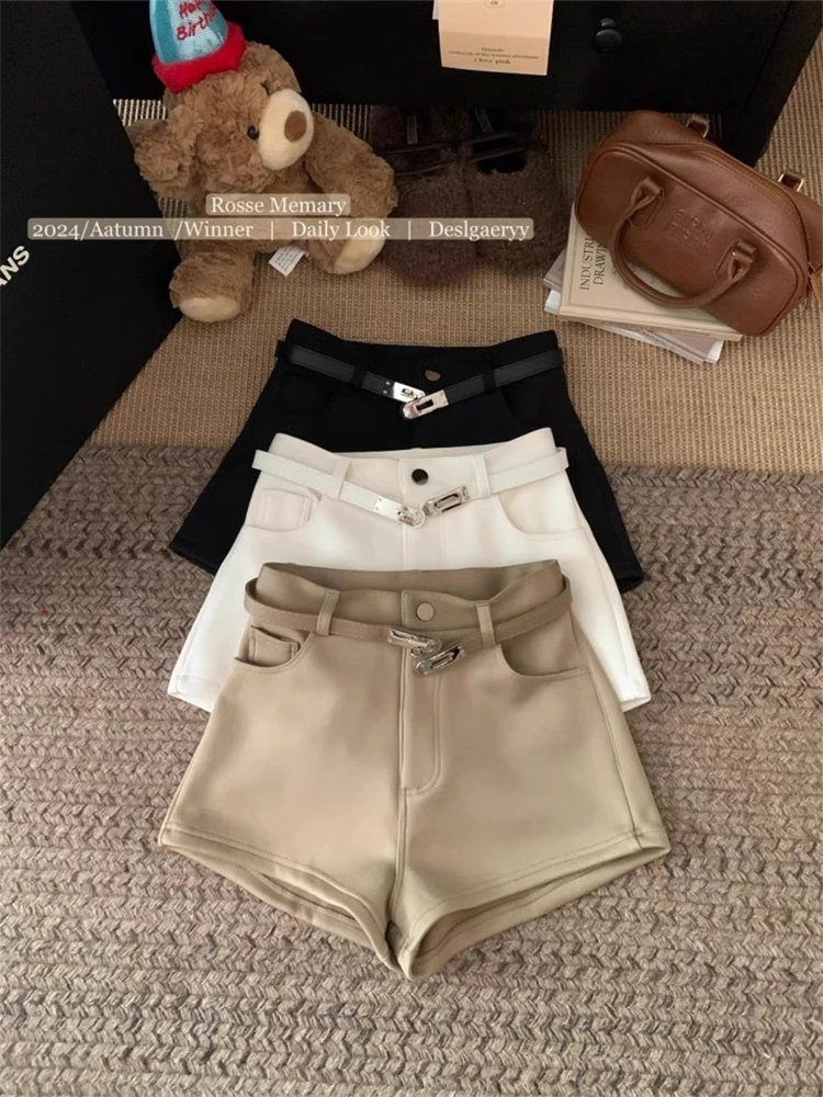 سروال قصير بخصر مرتفع وساق مستقيمة للنساء، أسلوب عملي، نحيف وجذاب، سروال كاجوال على الطراز الكوري مع تفاصيل الجيوب
