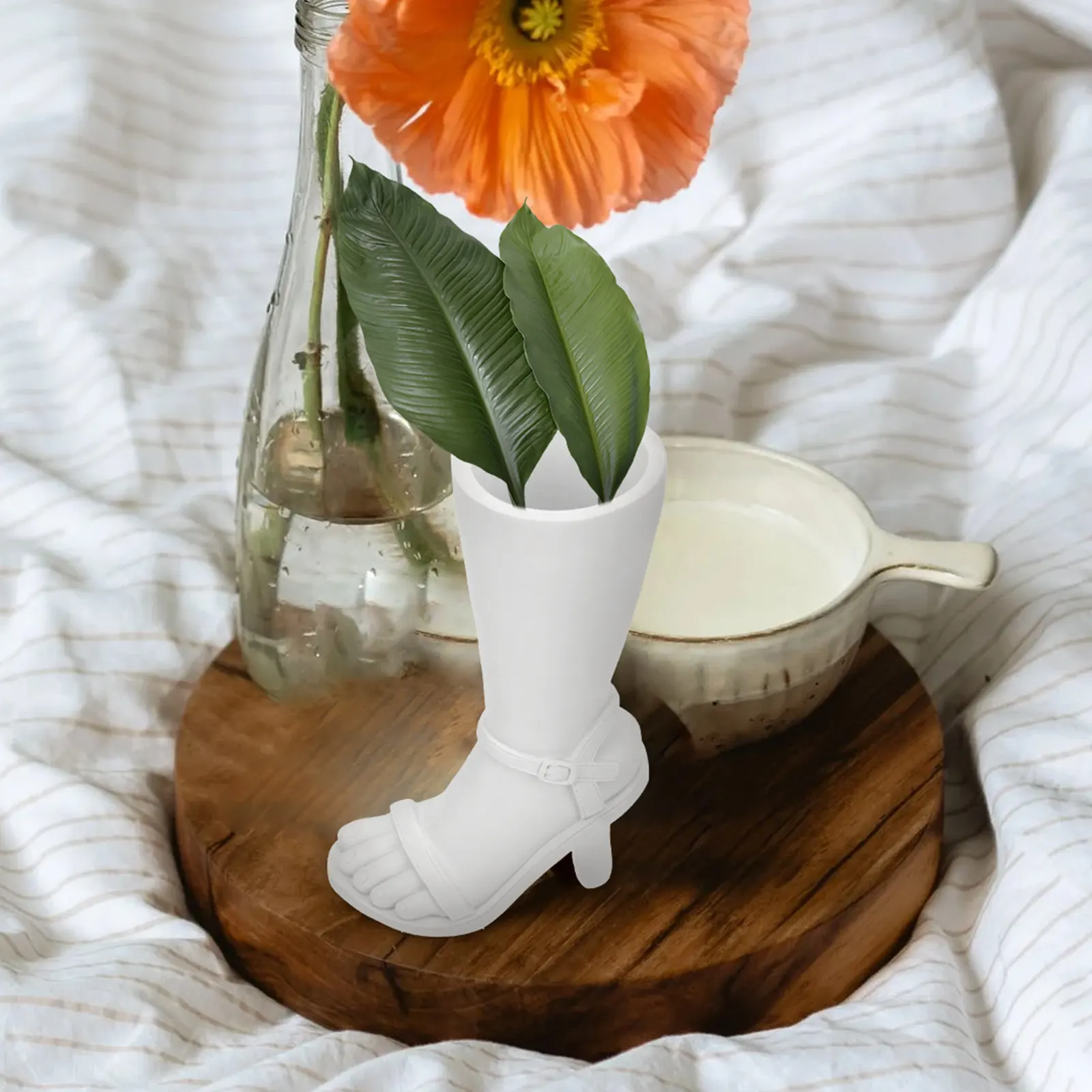Resin High Heels Vase Creative Flower Container for Bedroom Entrance Coffee Shop Party Decor Modern Desktop Ornament Exquisite