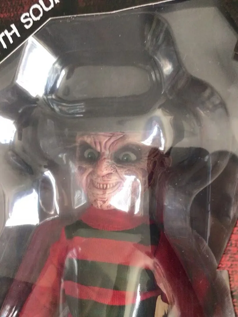 ของแท้ vMezco Nightmare On Elm Street - 10 "Talking Freddy Krueger Posable Action Figure