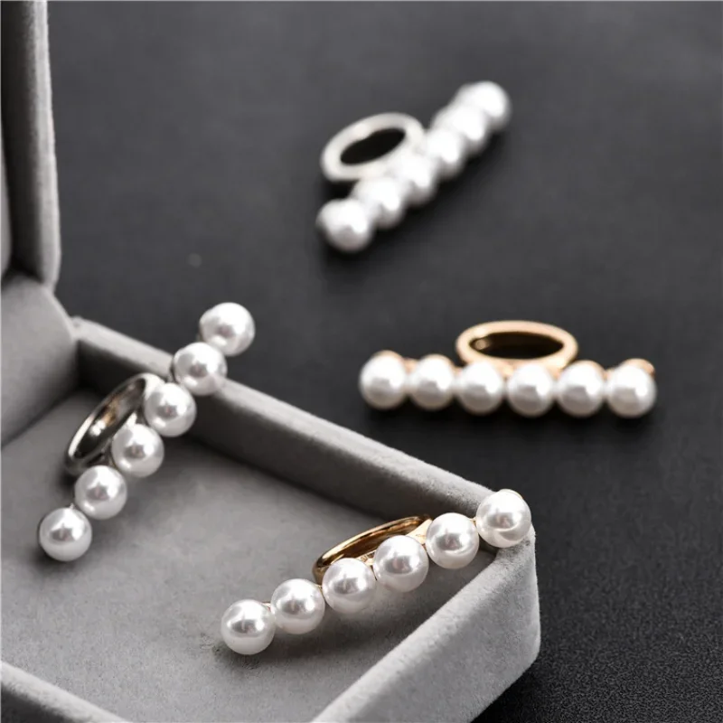 Fashion Scarves Buckle Women Brooches High-Grade Scarfs Buckles Stainless Steel Ring Scarf Clip Metal Brooch Pearl Crystal 2022