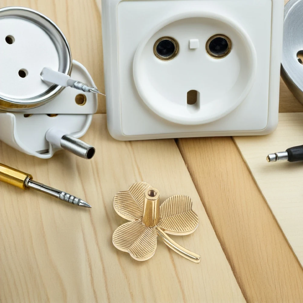 

2Pcs Vintage Brass Shamrock Knobs Unique Cabinet Handles for Dresser Wardrobe Kitchen Cabinets Retro Decorative Pulls