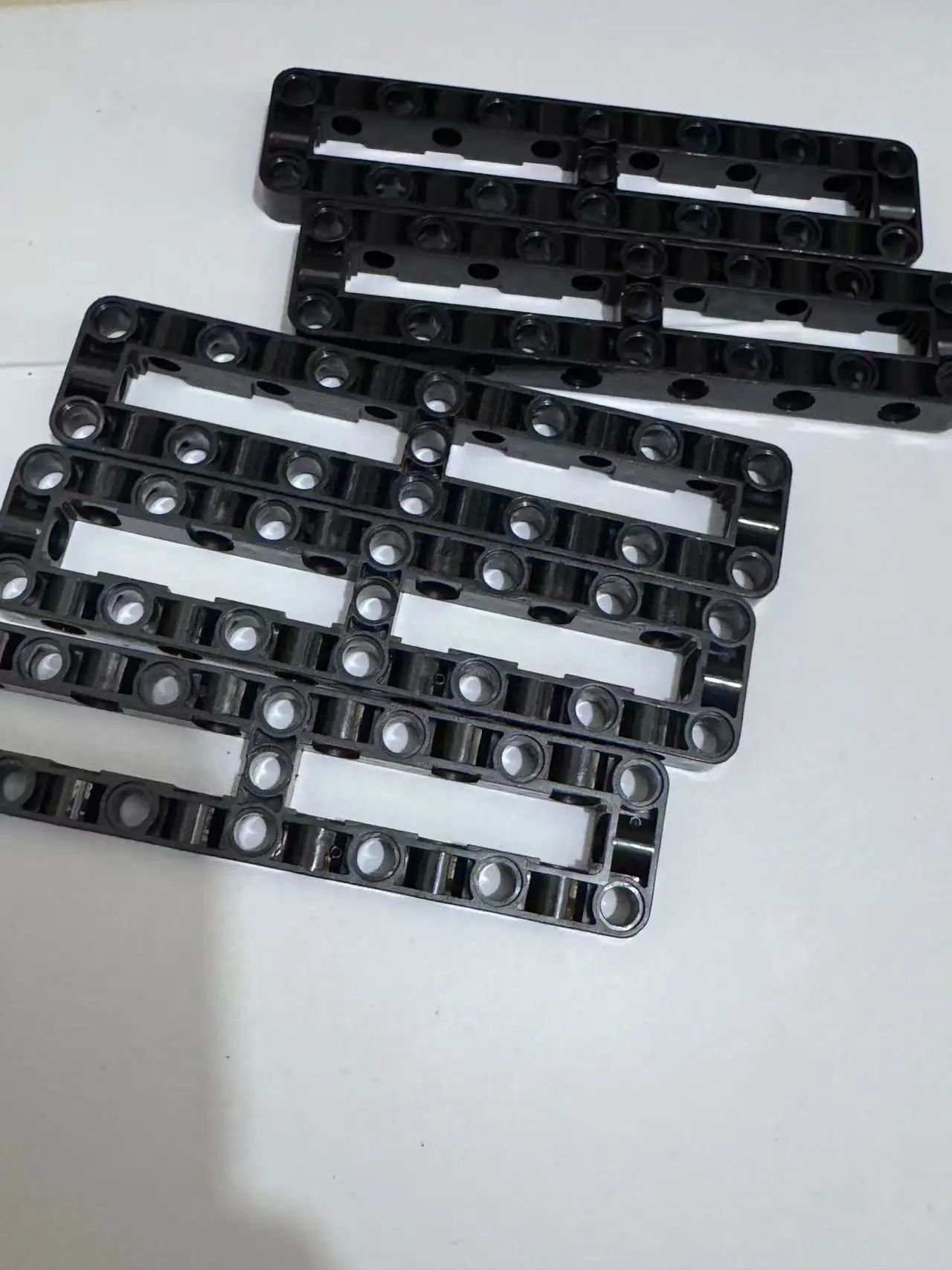 

5 шт. строительные блоки MOC 4526, рама технической балки 3 × 13 с 1 центральной поперечной балой, 2 открытых толстых игрушка, свободные детали, аксессуары