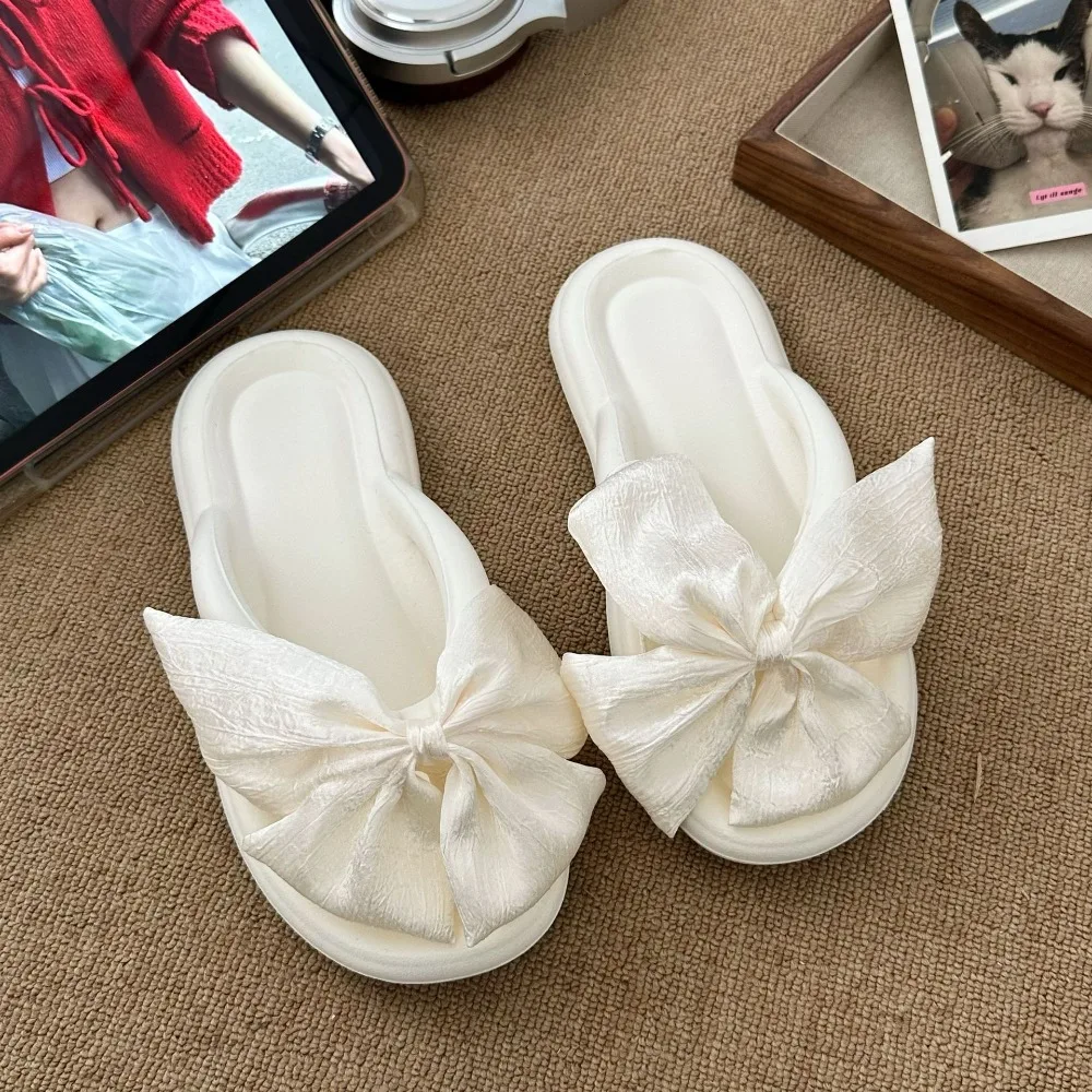 

Cloth Material Bowknot Flip Flops White Color Korean Ins Style Beachwear Flip Flops Outerwear Design Anti Slip Shoes Beach Wear