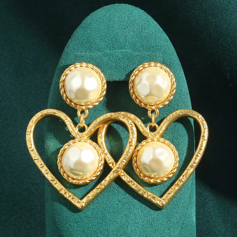 

Vintage Hollow Heart Earrings Woman Gold Color Pearl Drop Dangle Wedding Accessories Luxury Dubai Jewelry Valentine Day Gift