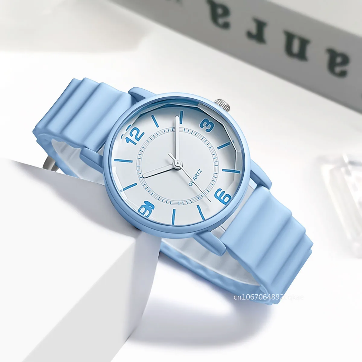 Woman Fashion Casual Silicone Strap Quartz Watch Candy-Colored Jelly Watch Ladies Fashion Dress Quartz Wristwatch Female Relogio