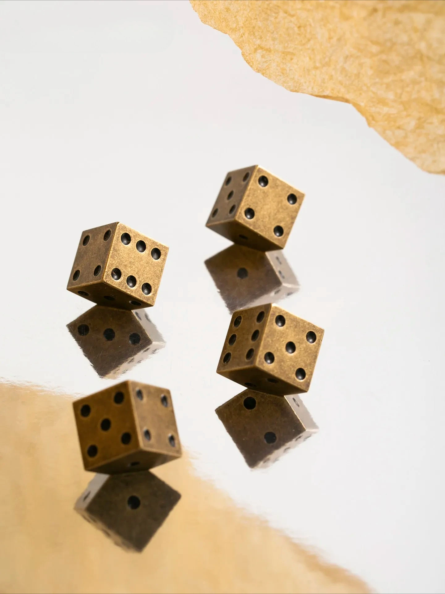 Vintage Style Dice Drawer Pulls - Antique Brass Cabinet Handles, Classic Gaming Knobs for Dresser Drawer, Solid Metal Retro Pull