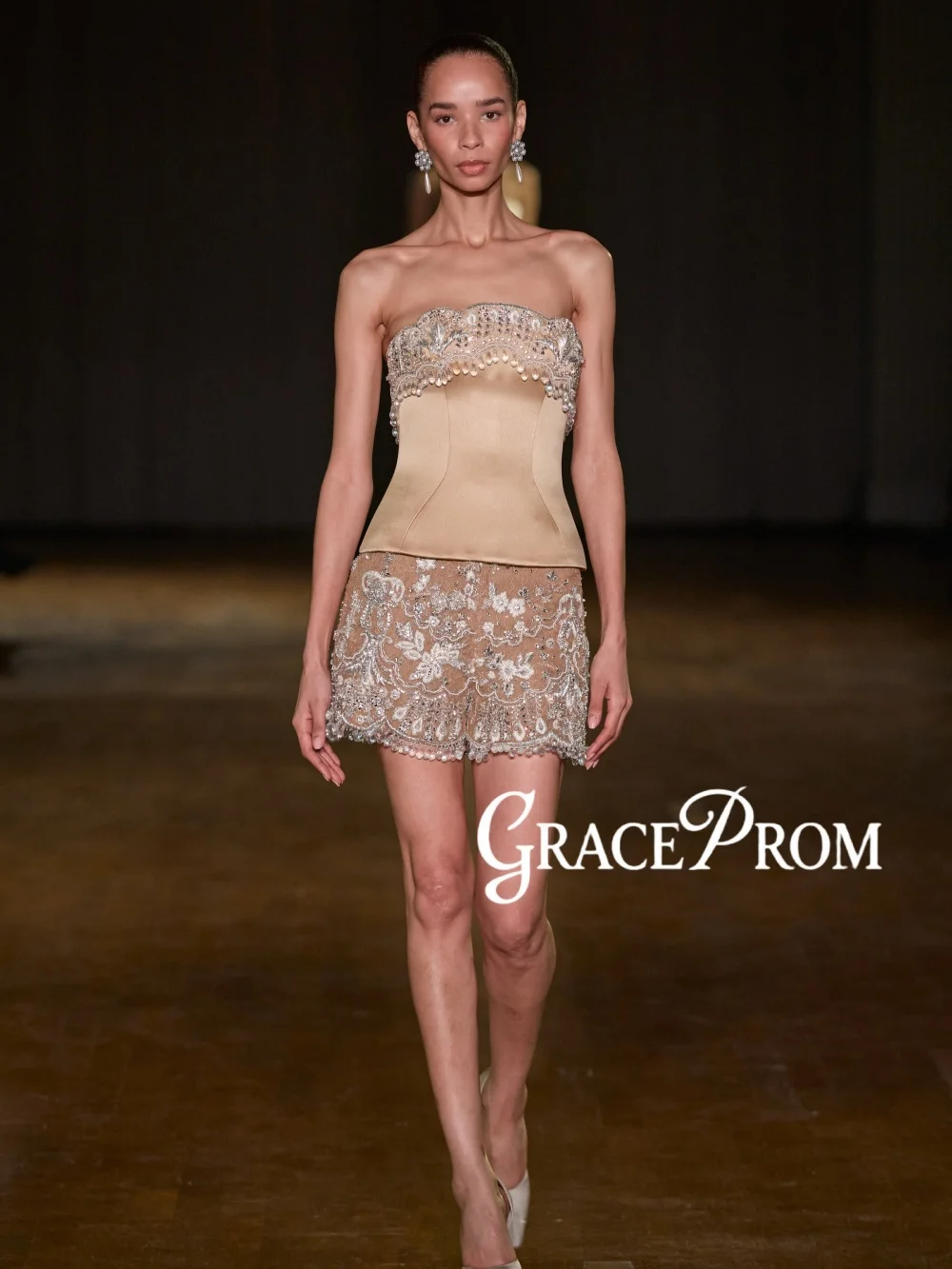 

Mini New Luxurious Crystal Evening Dress Chic Strapless Beaded Wedding Party Gown Customized Glamorous Sexy Cocktail Gown
