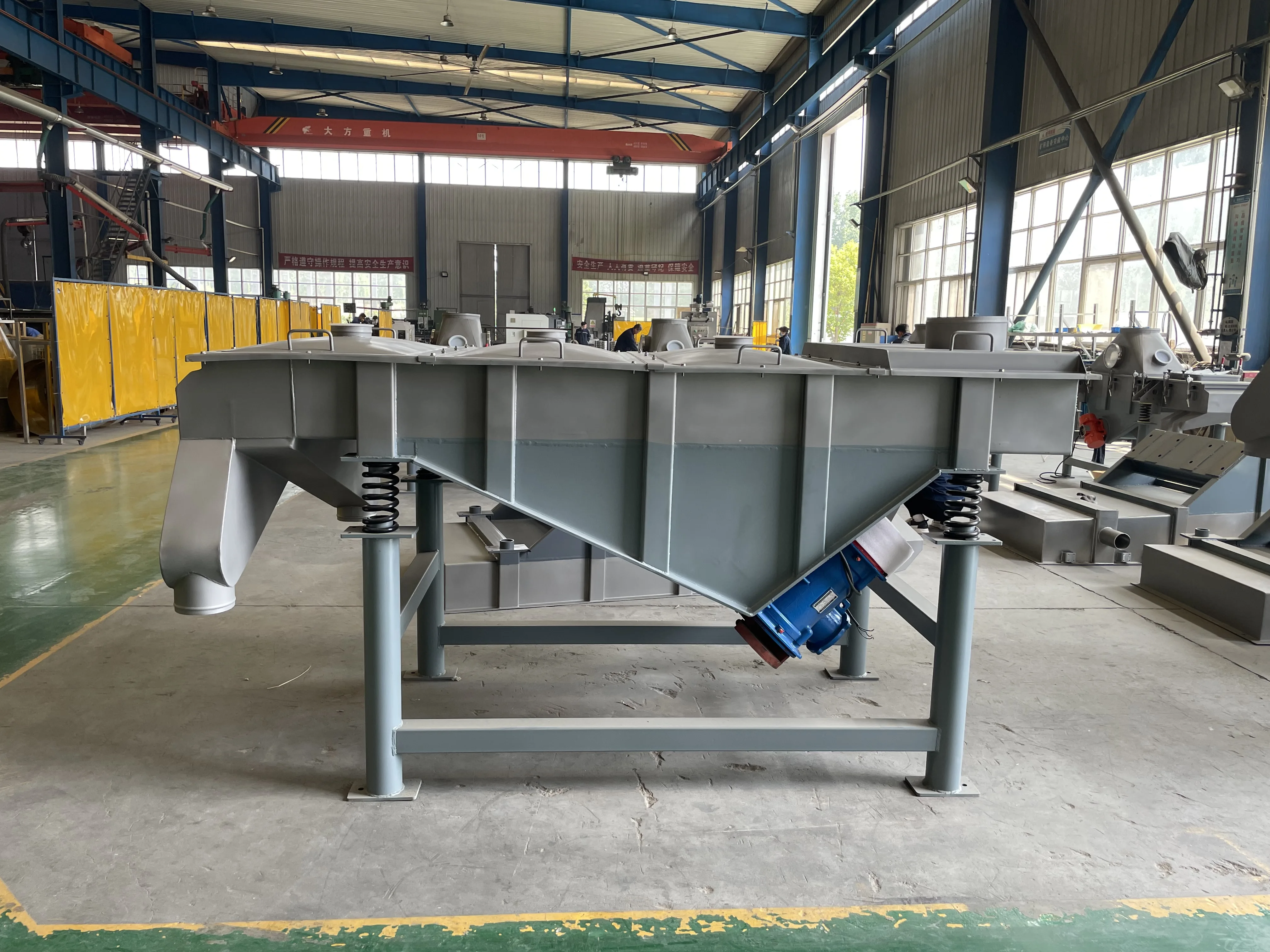 Vibrating Screen 1-5 Layers Vibratory Separator Crushed Rocks Sieving Vibro Sifter Machine for Gravel Separation