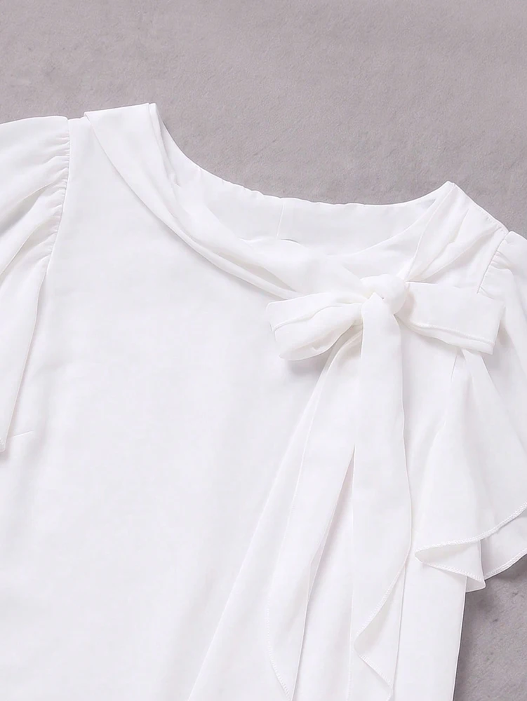 Plus-Size Damen Herbst 2026 Freizeitkleidung, einfarbiges Kurzarmhemd mit Rüschenärmeln, Schleifendetail und asymmetrischem Saum. – Detail 5