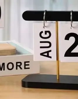 

Page Turning Calendar Ornaments Office Desk Decor For Decorations Paper Teacher Stuff Accessories Date Display Desktop