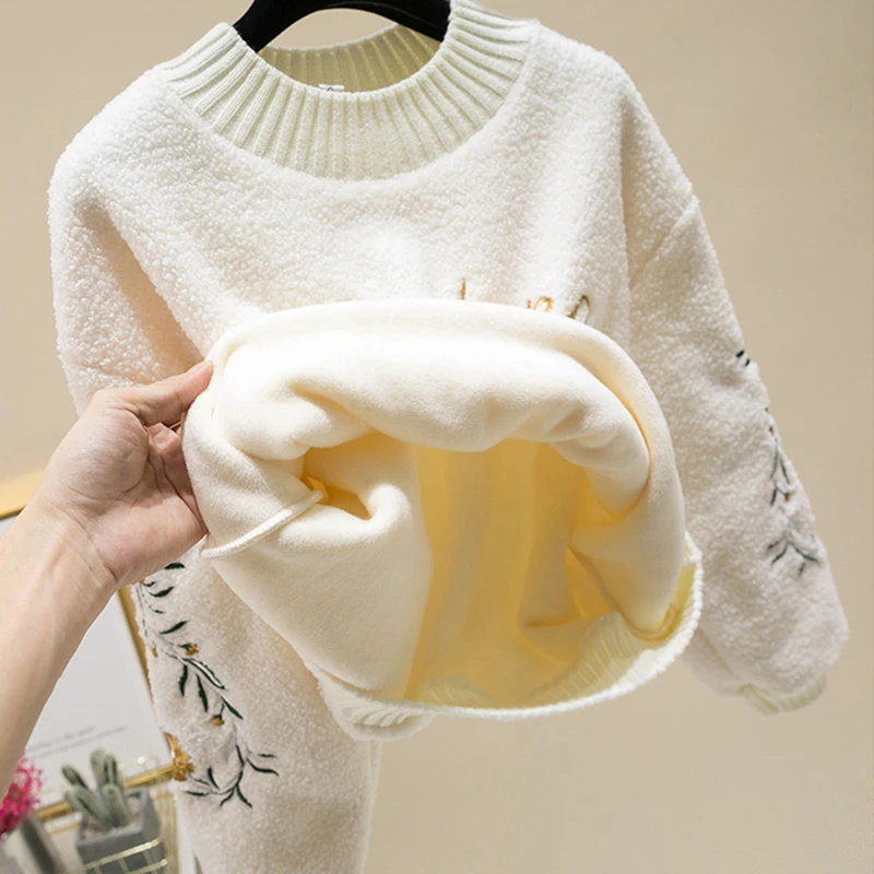 Fall Winter O-Neck Lambswool Pullovers Women\'s Floral Letter Embroidery Loose Sweatshirts Ladies Fleece Thick Warm T-Shirt
