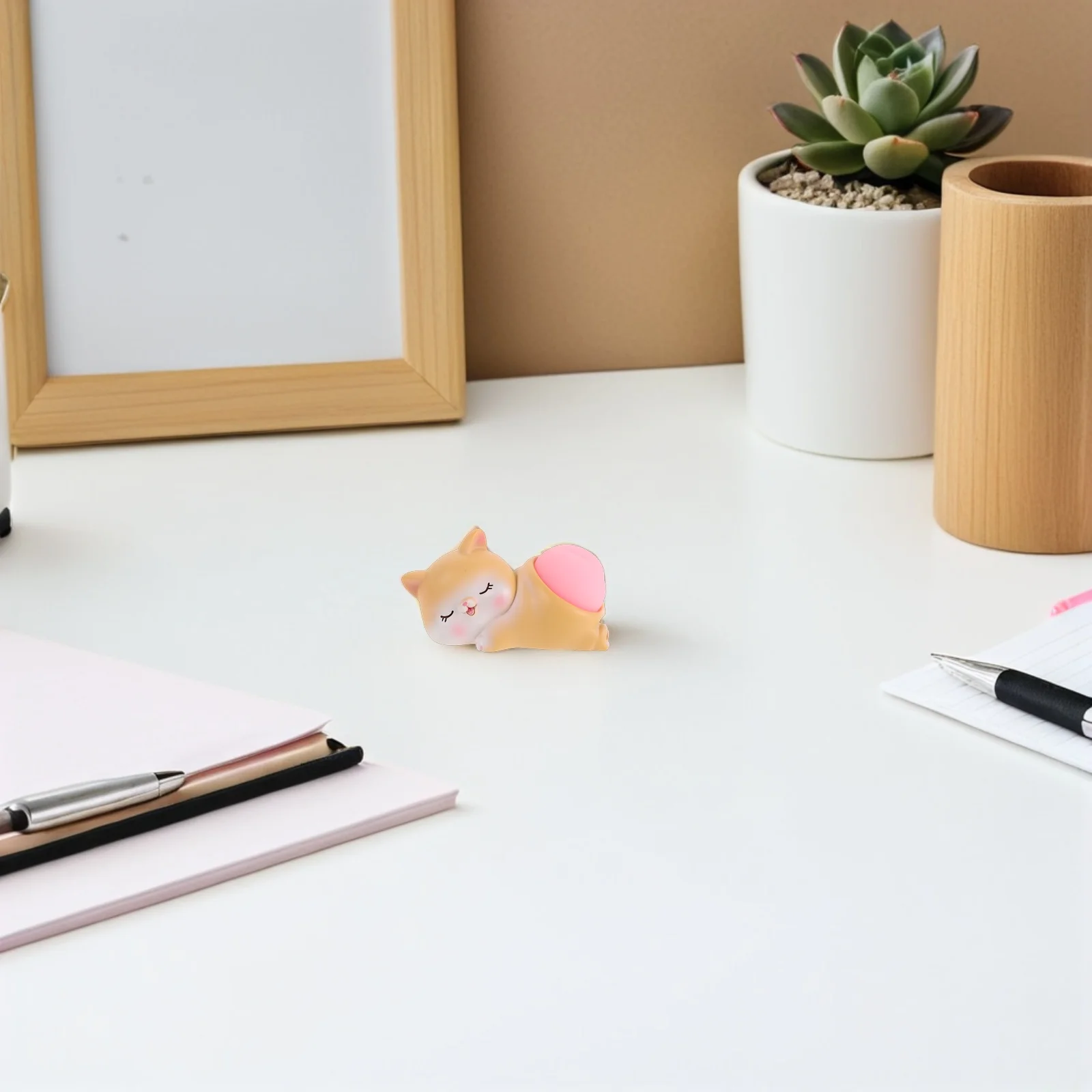 

4pcs Creative Desktop Decoration Resin Figurines Cute Office Dashboard Car Ornament Stress Squeeze Toy Desktop for Women