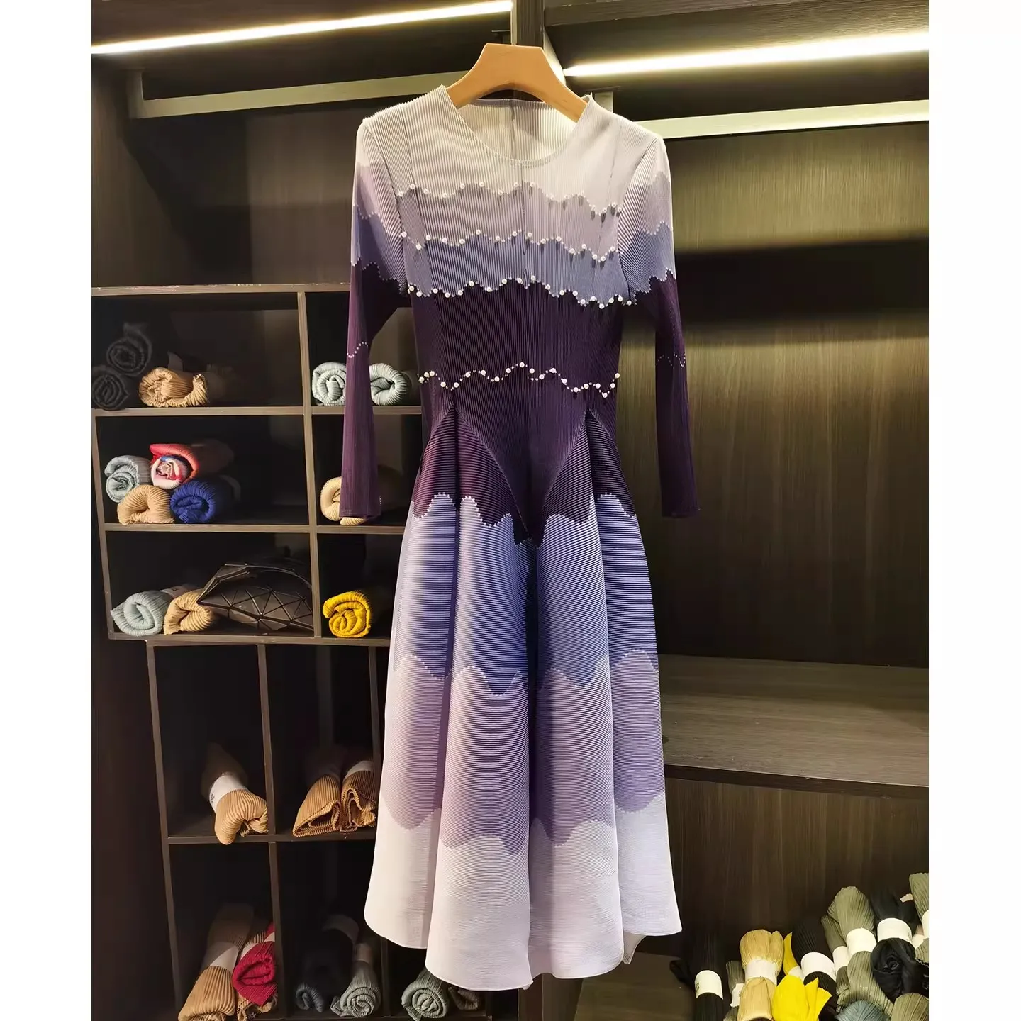 

Elegant Miyake Beading Gradient color Pleated Dress 2026 Spring O-Neck 3/4 Sleeve Loose Printed A-Line Mid Length Dress Summer