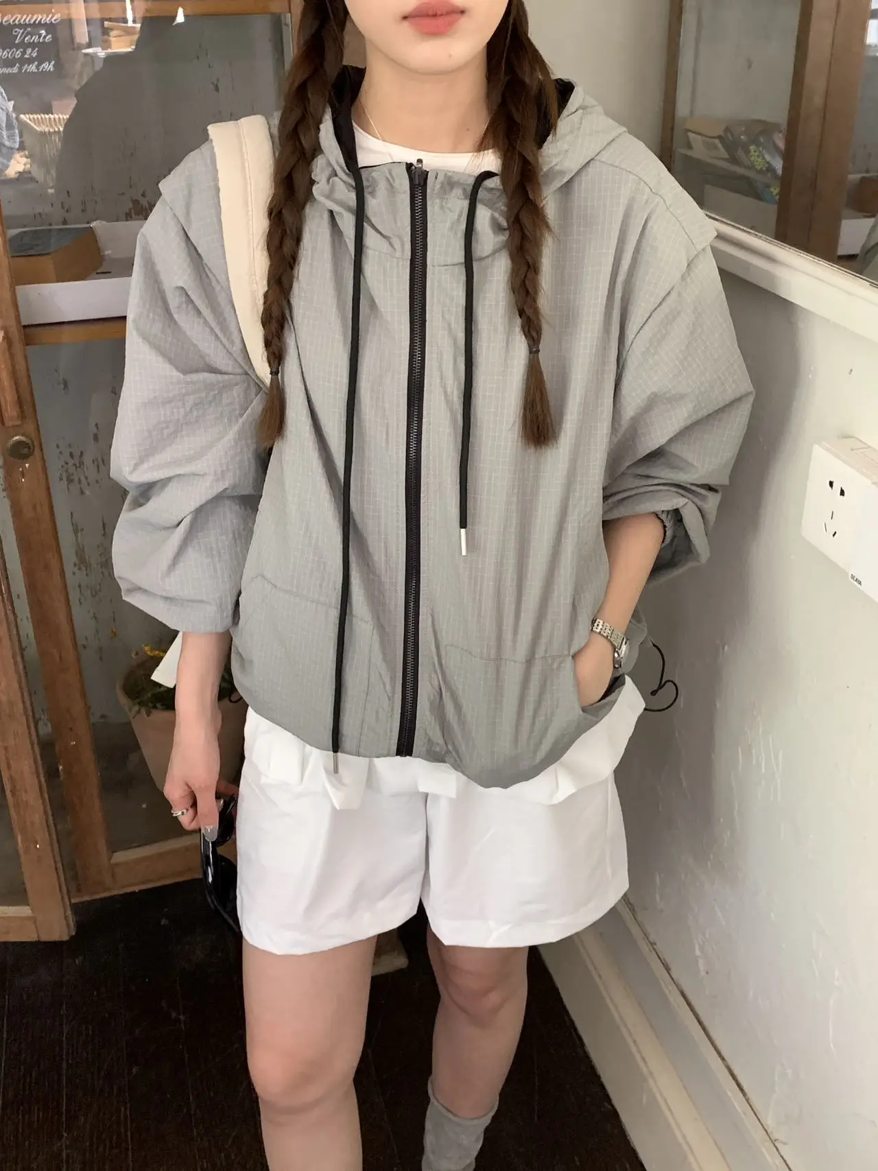 

Новая весенняя повседневная свободная женская куртка-жакет двустороннего ношения на молнии с капюшоном в корейском стиле для весны и осени