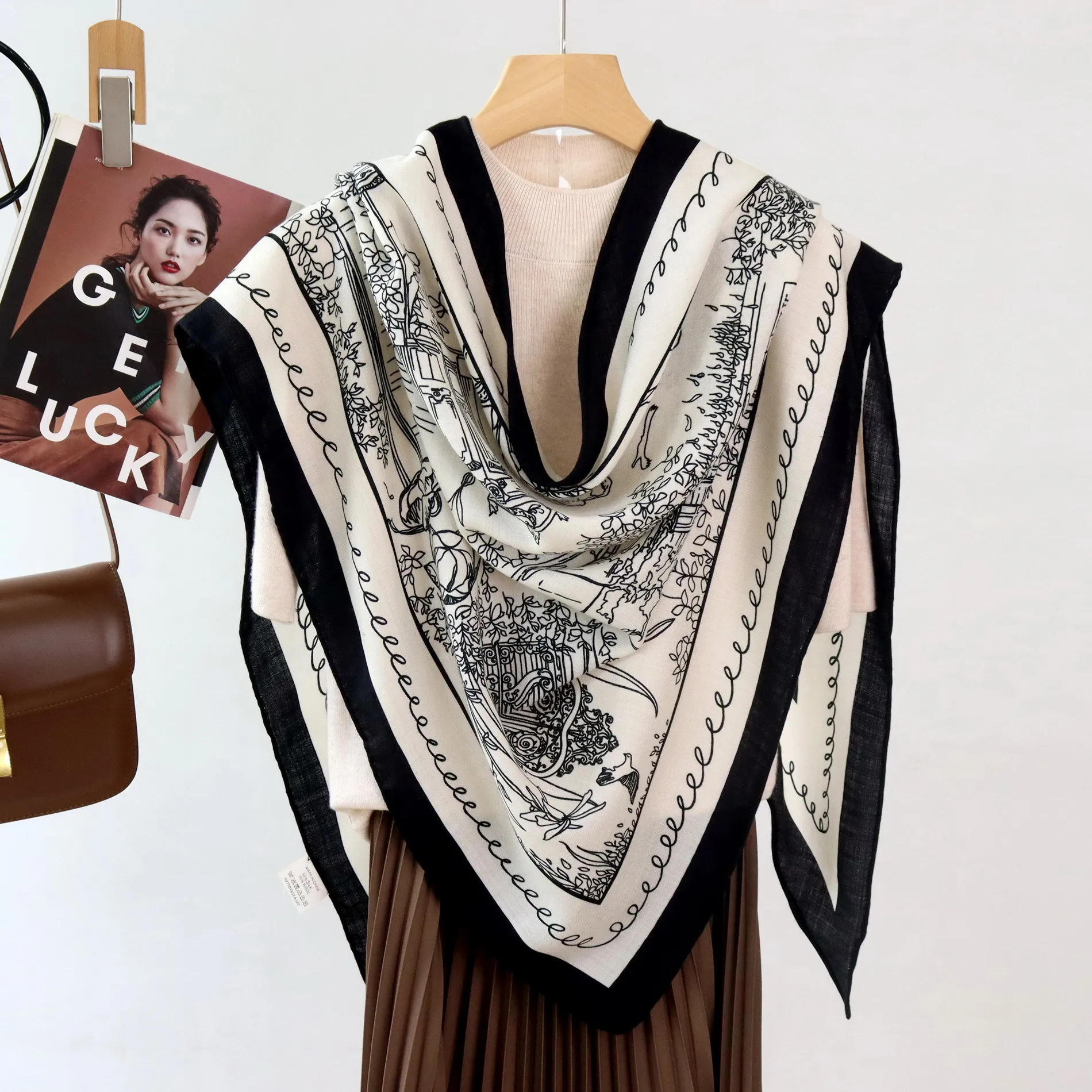 Vintage Triangle Shape Wool Silk Scarf Women Soft Shawls Luxury Designer Pashmina Head Wrap Stole Christmas Gift