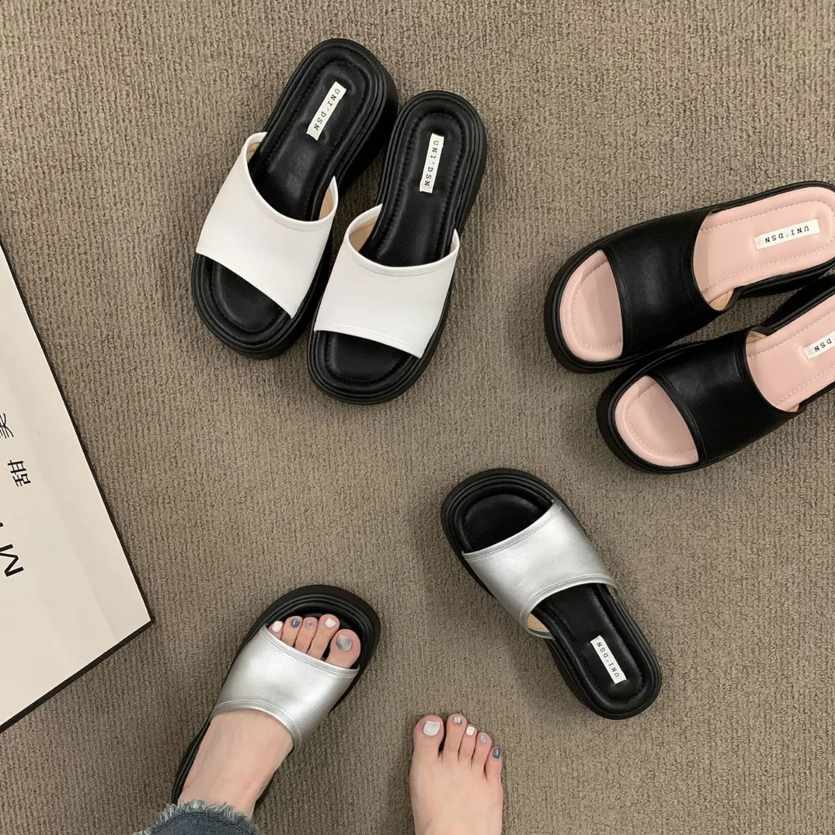 

Shoes On A Wedge Ladies' Slippers Summer Clogs Woman Platform Low Pantofle Luxury Slides Beach Soft 2024 Designer Silver Rubber