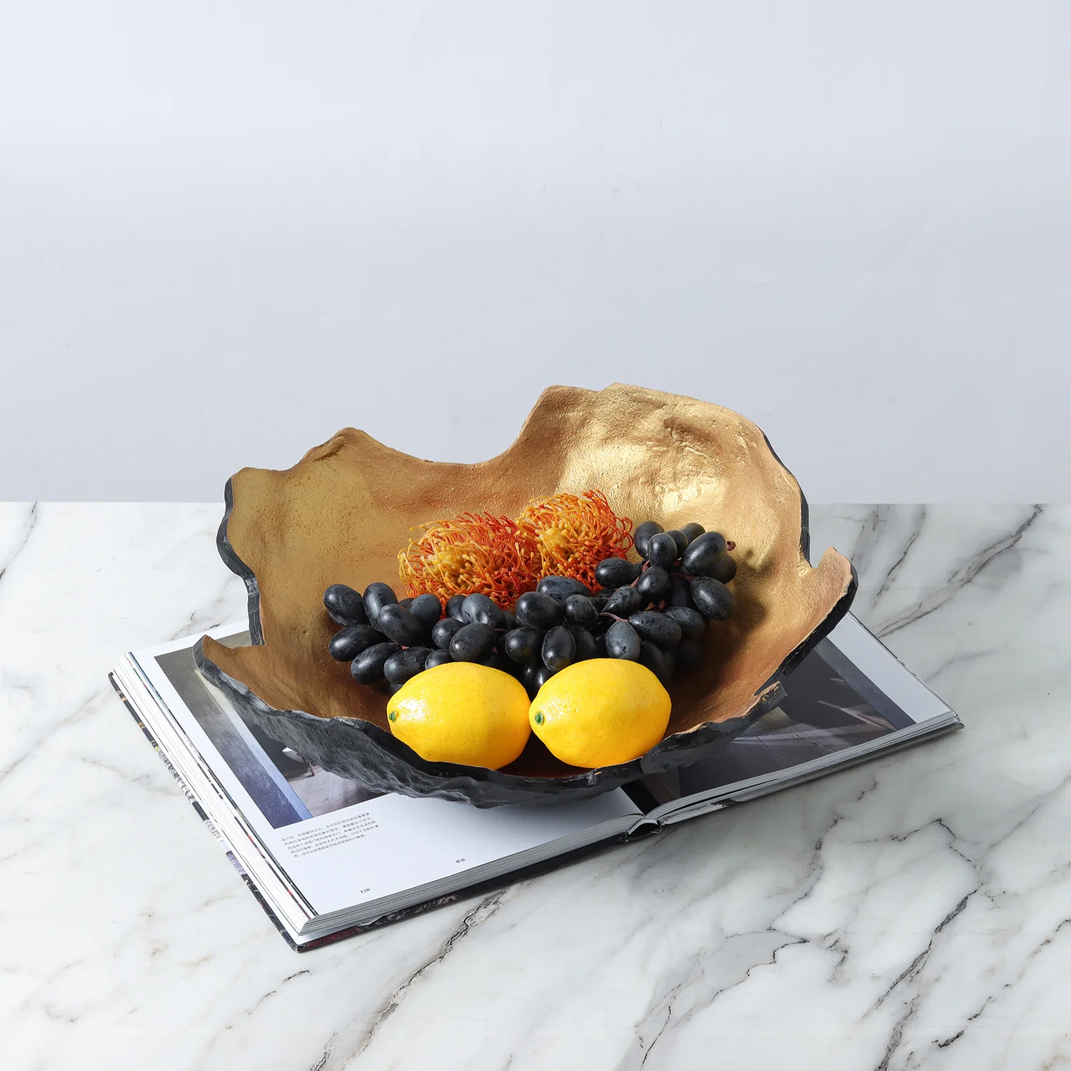 

Modern simple creative resin black gold storage fruit plate hotel model room private club office desktop decoration
