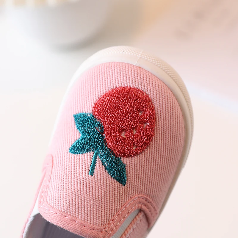 Korean Style Little Bear Embroidered Children\'s Canvas Shoes Spring and Autumn New Boys and Girls Soft Soled Baby Indoor Shoes