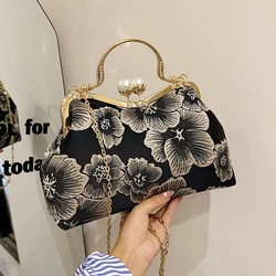 High quality crossbody bags for Girl fashion handbag for women Pearl clip shoulder bag elegant 2023 Embroidered flower purse bag