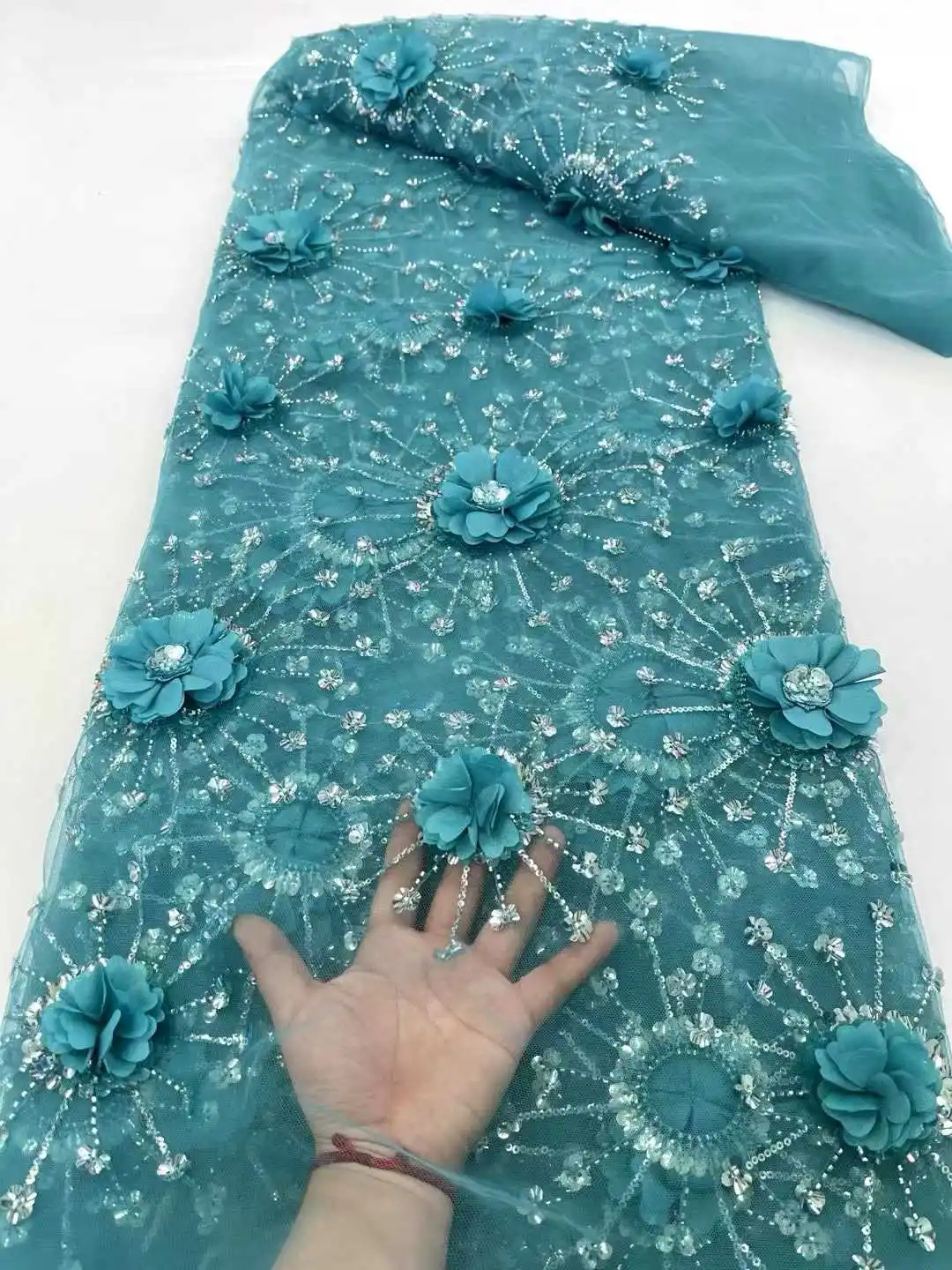 アフリカの3Dフラワーファブリック、5ヤード、高品質スパンコール刺繍入りフランスナイジェリアビーズネットレース生地、結婚式パーティー用