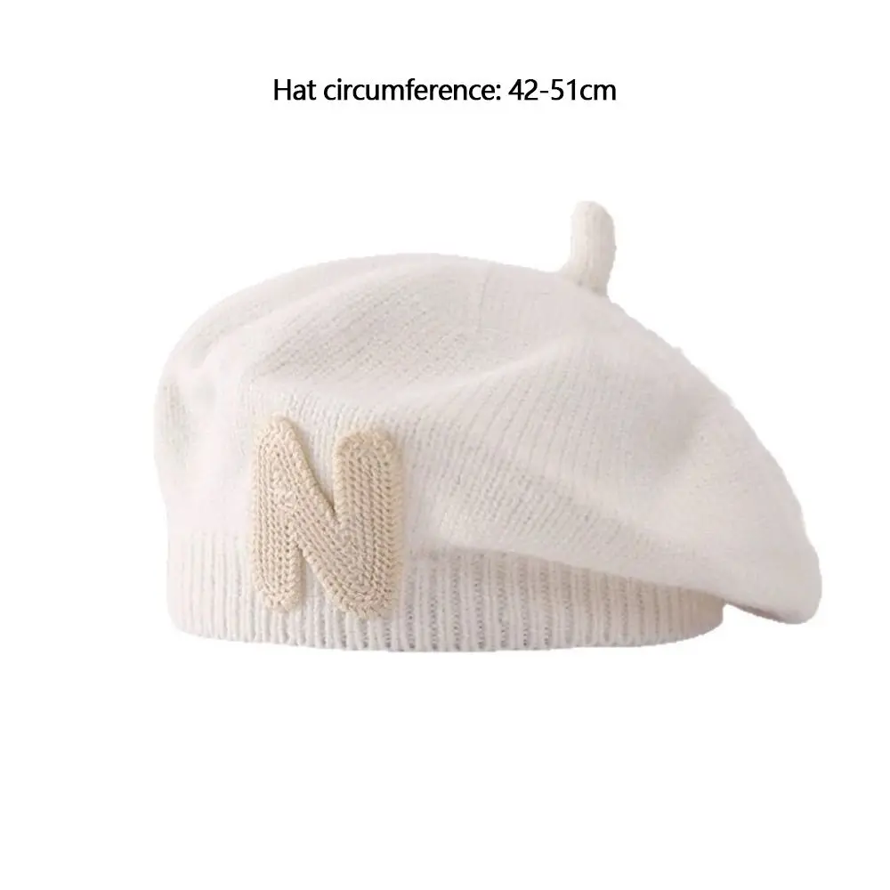 Рисунок 6 - Модный берет с вышивкой букв N для малышей