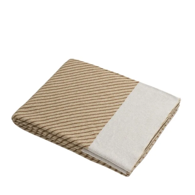 

Light nap air conditioner sofa blanket