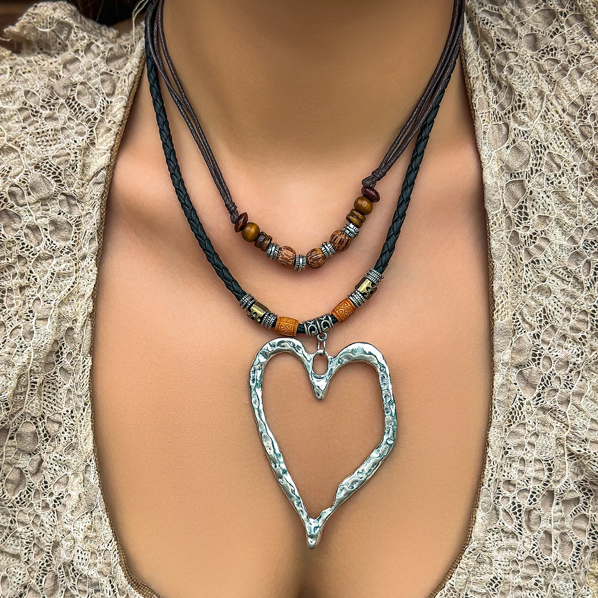 Ethnic Adjustable Long Rope Chain With Large Love Heart Pendant Choker Necklace Women Exaggerated Hollow Shape Jewelry Steampunk