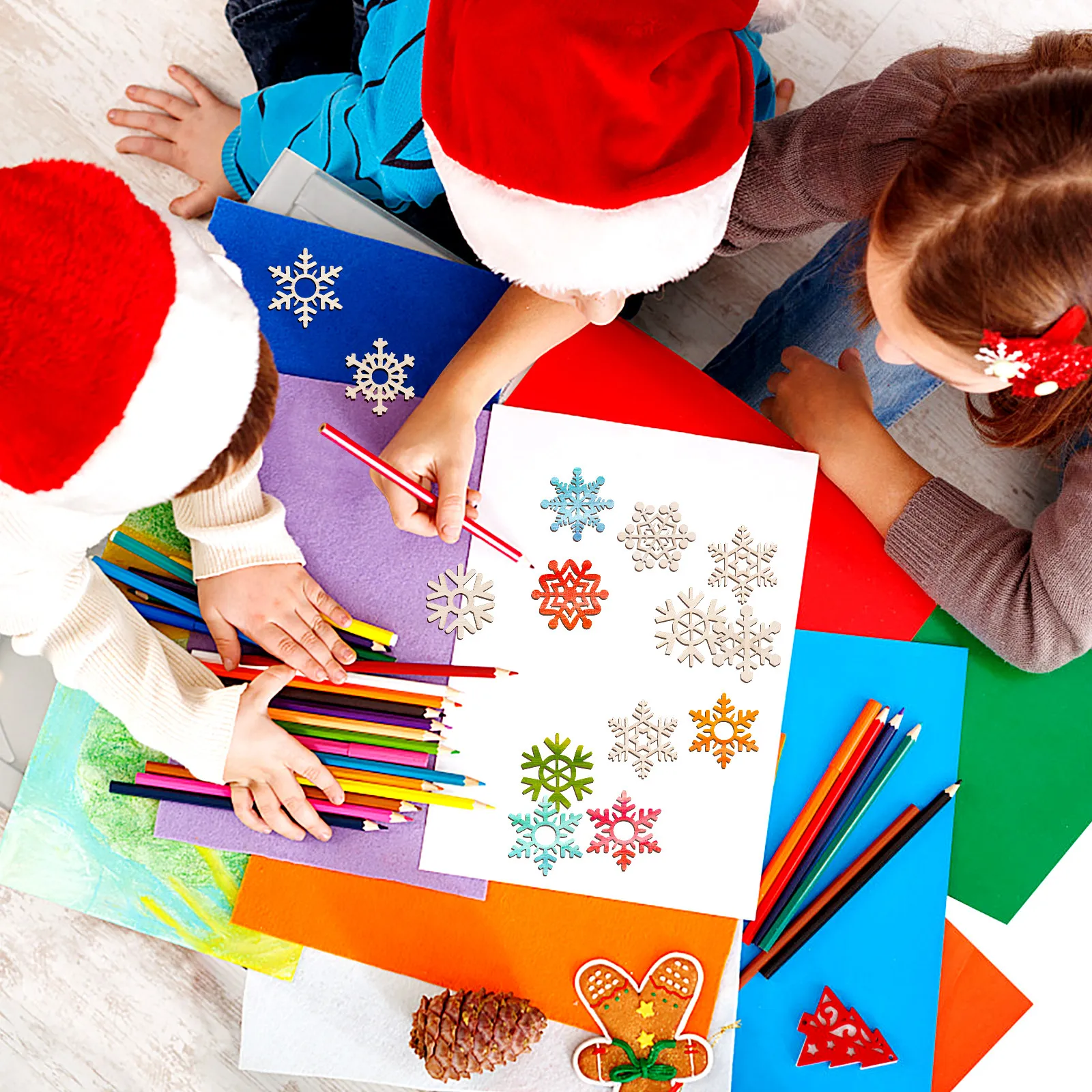 72Pcs Snowflake Shaped Wooden Pendants Hanging Ornaments for Kids DIY Graffiti Craft Christmas Decoration Gift Room Wall Door