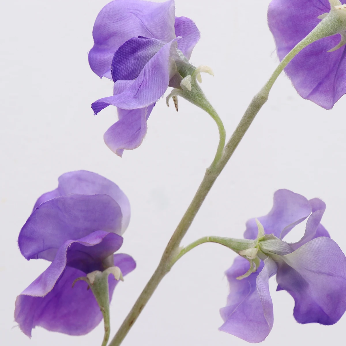 

Silk Simulation Pea Blossom Decorative Flowers for Home Office Wedding Decoration Fake Flower nament Rustic Romantic Atmosphere