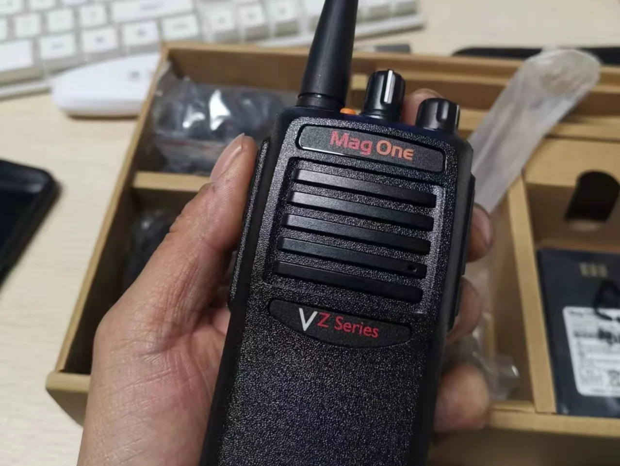 Motorola walkie talkie handset profesional luar ruangan D131 genggam digital sipil baru