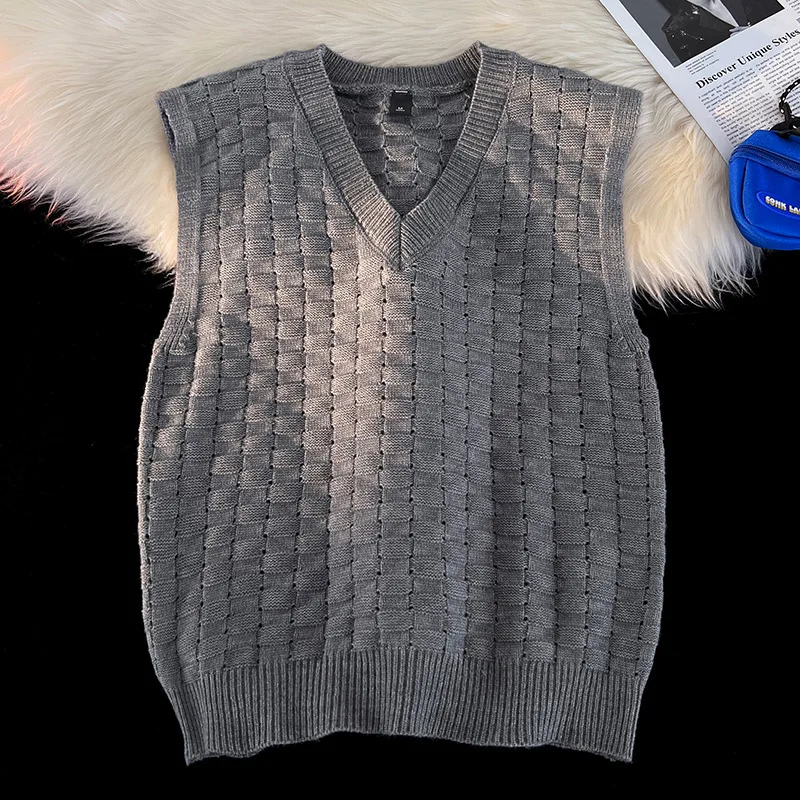 Simple Jacquard Horizontal Checkered Pattern Vest Cotton Soft Yarn Men Knitted Sweater Vest Trendy Shoulder Design V-Neck Sweate