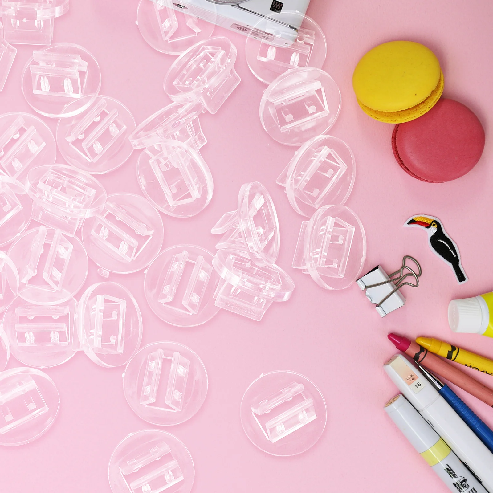 

100Pcs Vertical Business Card Holders Clear Plastic Supports Game Table Accessories