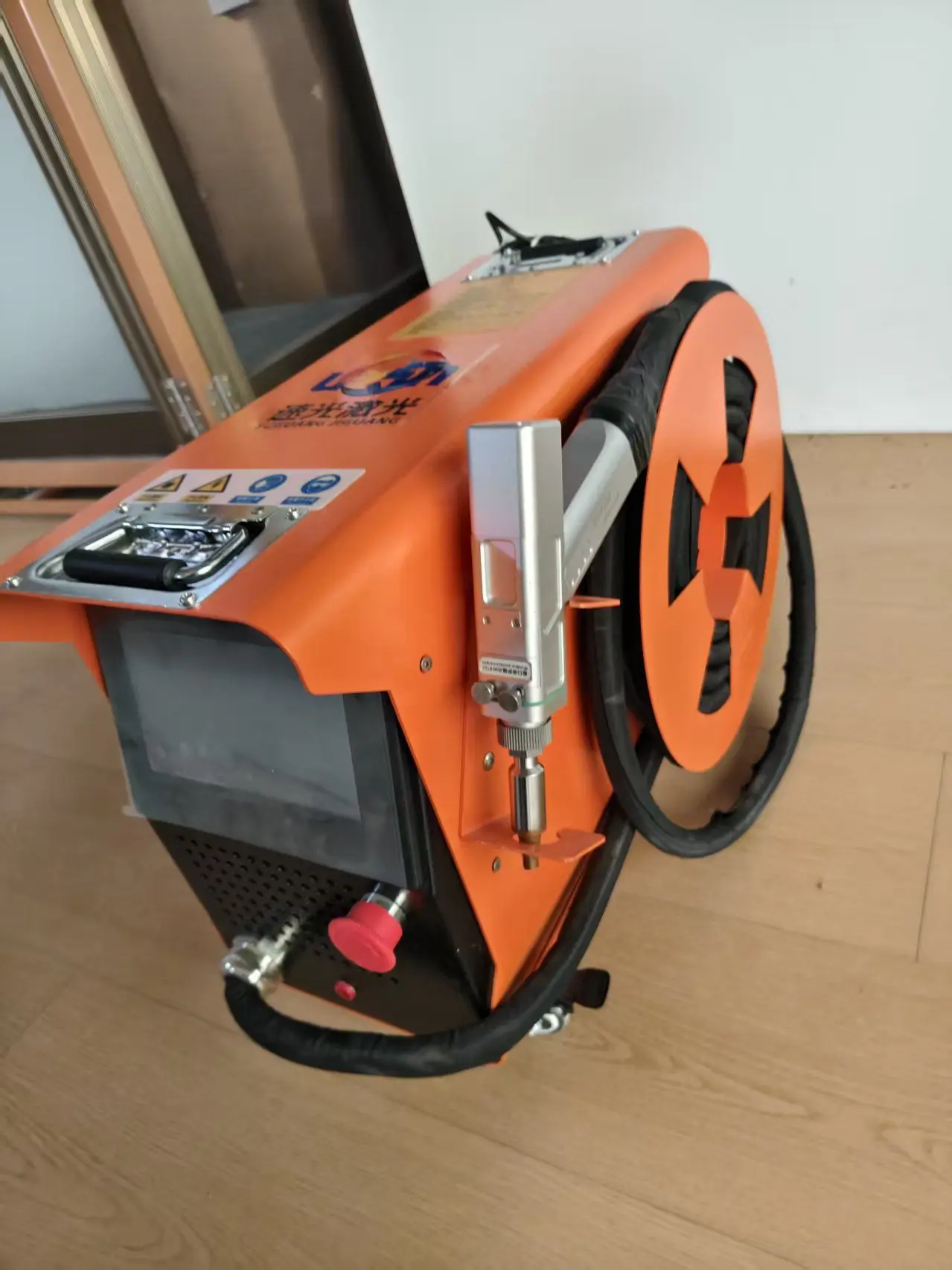 

Versatile Welding and Cutting Air-Cooled Laser Machine for Shipbuilding Projects