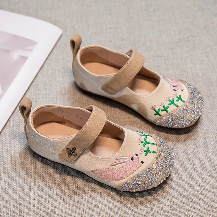 أحذية فتاة فاخرة حجر الراين شيك الأطفال أحذية من الجلد ربيع الخريف Bowknot الاطفال موضة الأميرة السببية أحذية مسطحة للحفلات