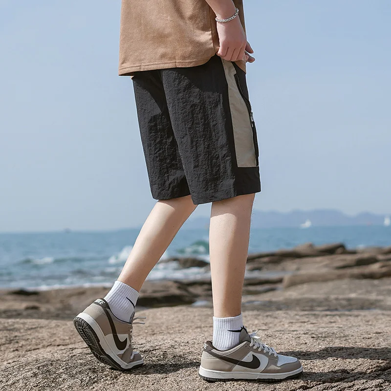 Calção com zíper de cor contrastante masculina, calça cargo com elástico na cintura, comprimento do joelho simples, nova tendência da moda, verão,