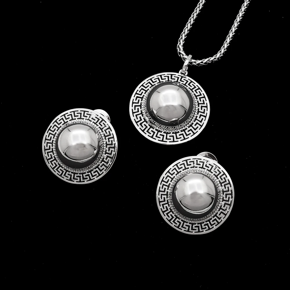 

Dubai Jewelry Set for Women 45cm Necklace Gold Plated Stud Earrings Pendant Round Shape for Aesthetic Gifts Party Queen