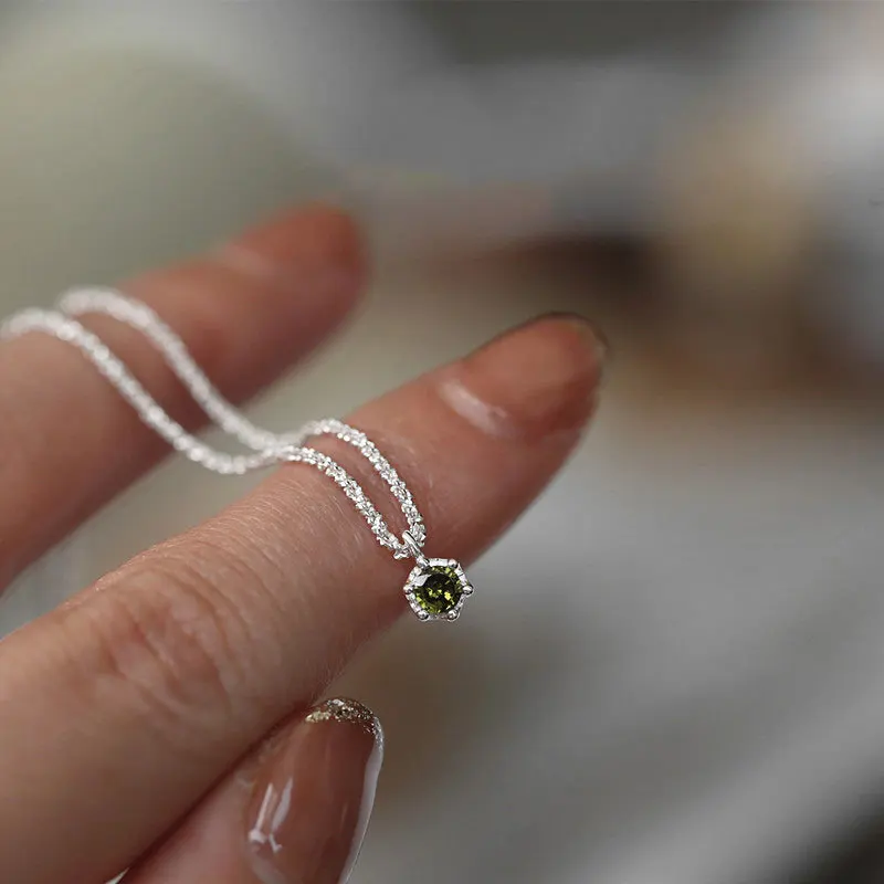Collar Vintage de Plata de Ley 925 para mujer, cadena de clavícula brillante, colgante de Gypsophila de diamante verde, joyería de boda
