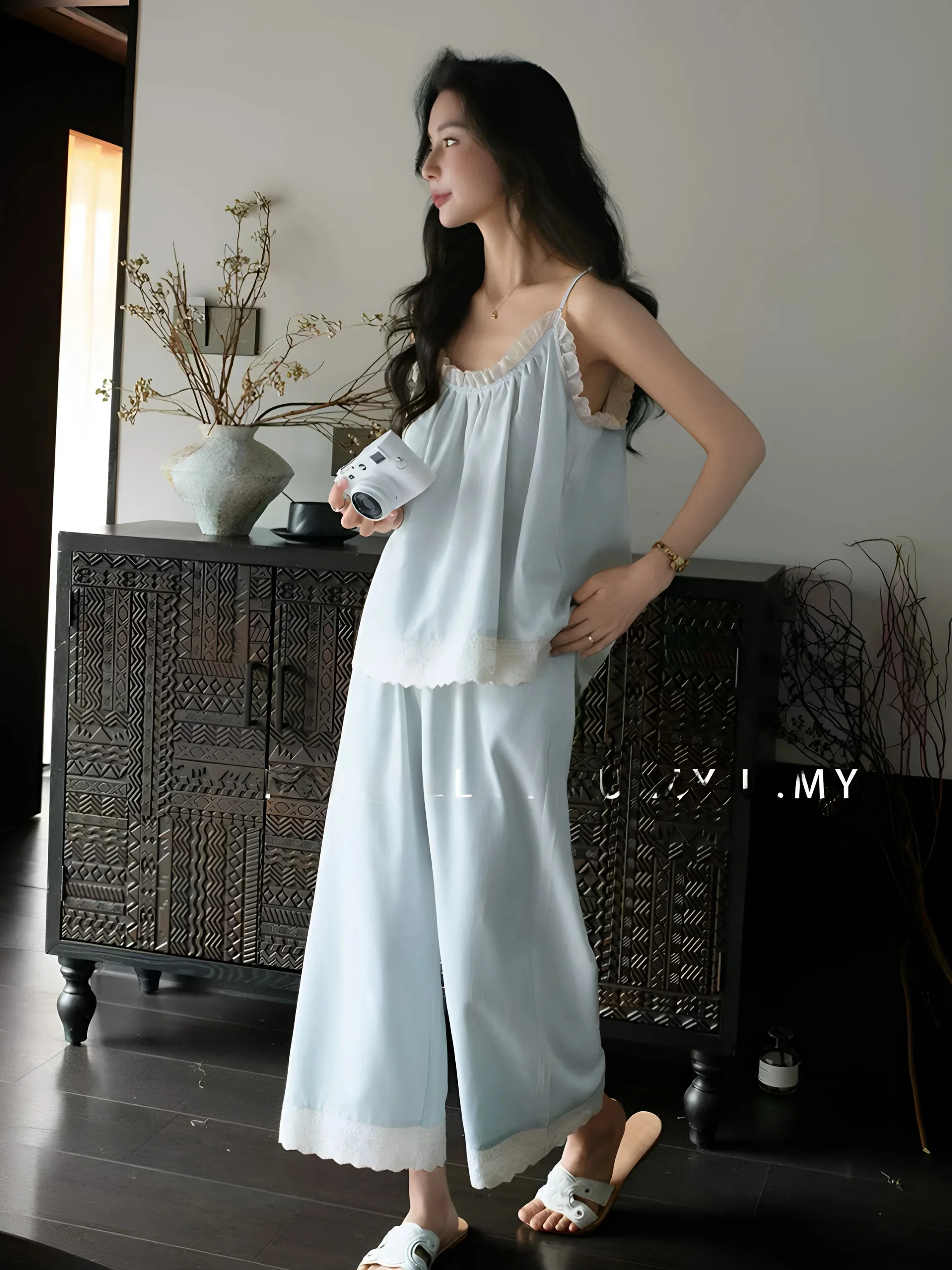 chemise-de-nuit-en-soie-et-coton-douce-et-Elegante-ensemble-de-huit-pieces-pour-femmes-bleu-glace-reve-de-premiere-neige-confortable-et-respirant-vetement-de-nuit-d'Ete