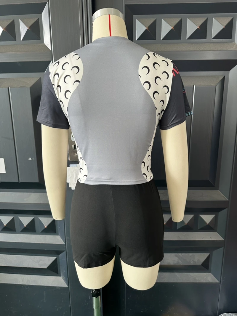 STYLISH LADY Спортивный комплект из 2 предметов с буквенным принтом и луной, женская футболка с короткими рукавами и шорты, костюмы 2025, летние костюмы для фитнеса