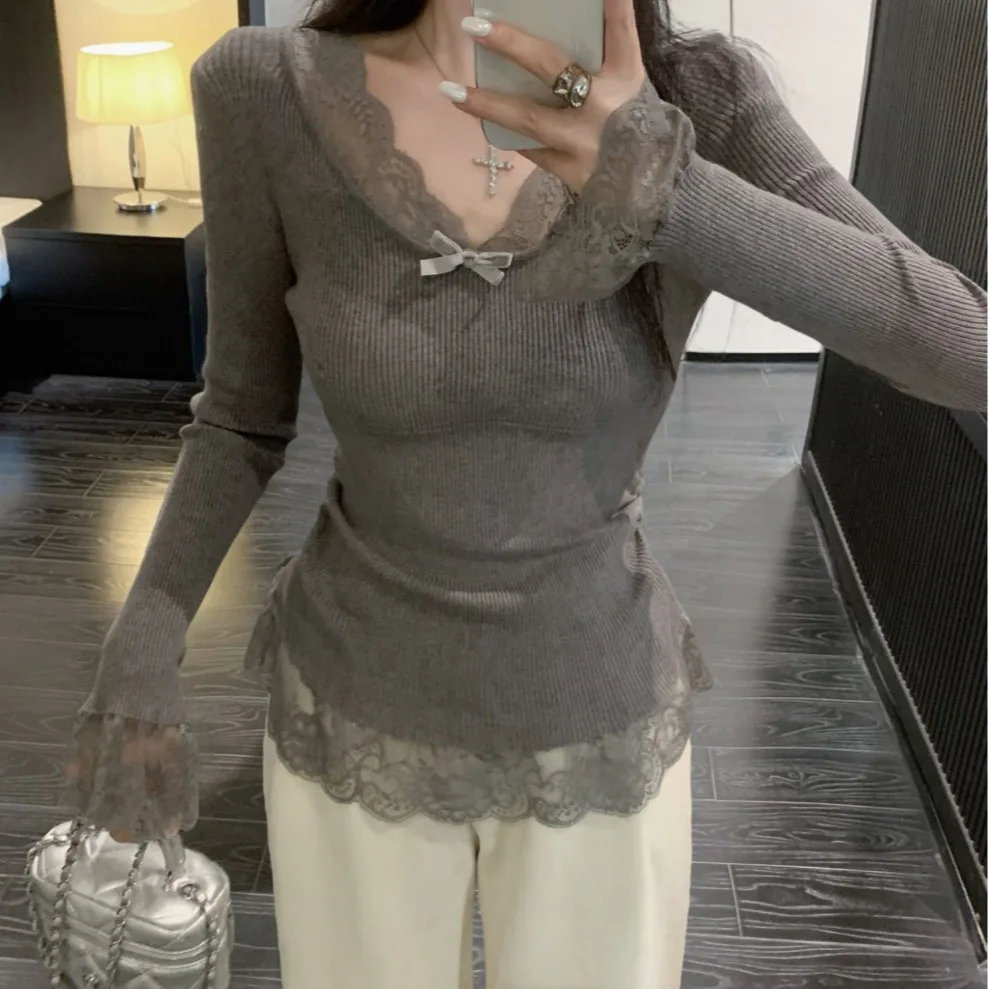 2024 New Gray Sweet and Spicy Style High-end Advanced V-neck Lace Stitching Autumn and Winter Inner Ruffle Hem Sweater Top