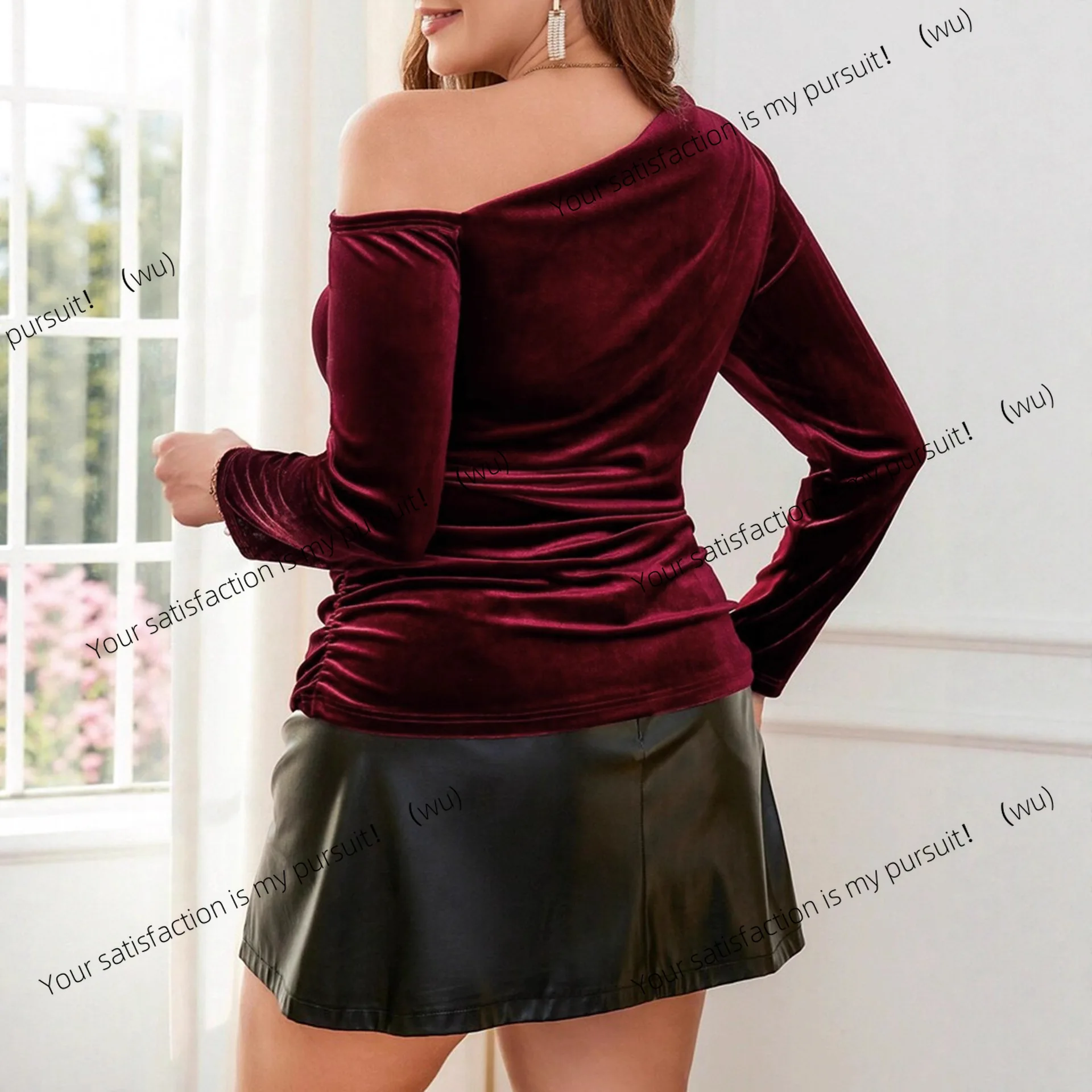 秋の新作 欧米風セクシーショルダープリーツ 大きいサイズ ベルベット長袖Tシャツ レディース服